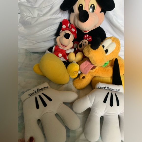 Disney stuffies Mickey Mouse, Minnie Mouse, Pluto Authentic Disney Toys - Picture 7 of 7